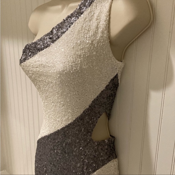 Bebe Sequin dress - Picture 3 of 7